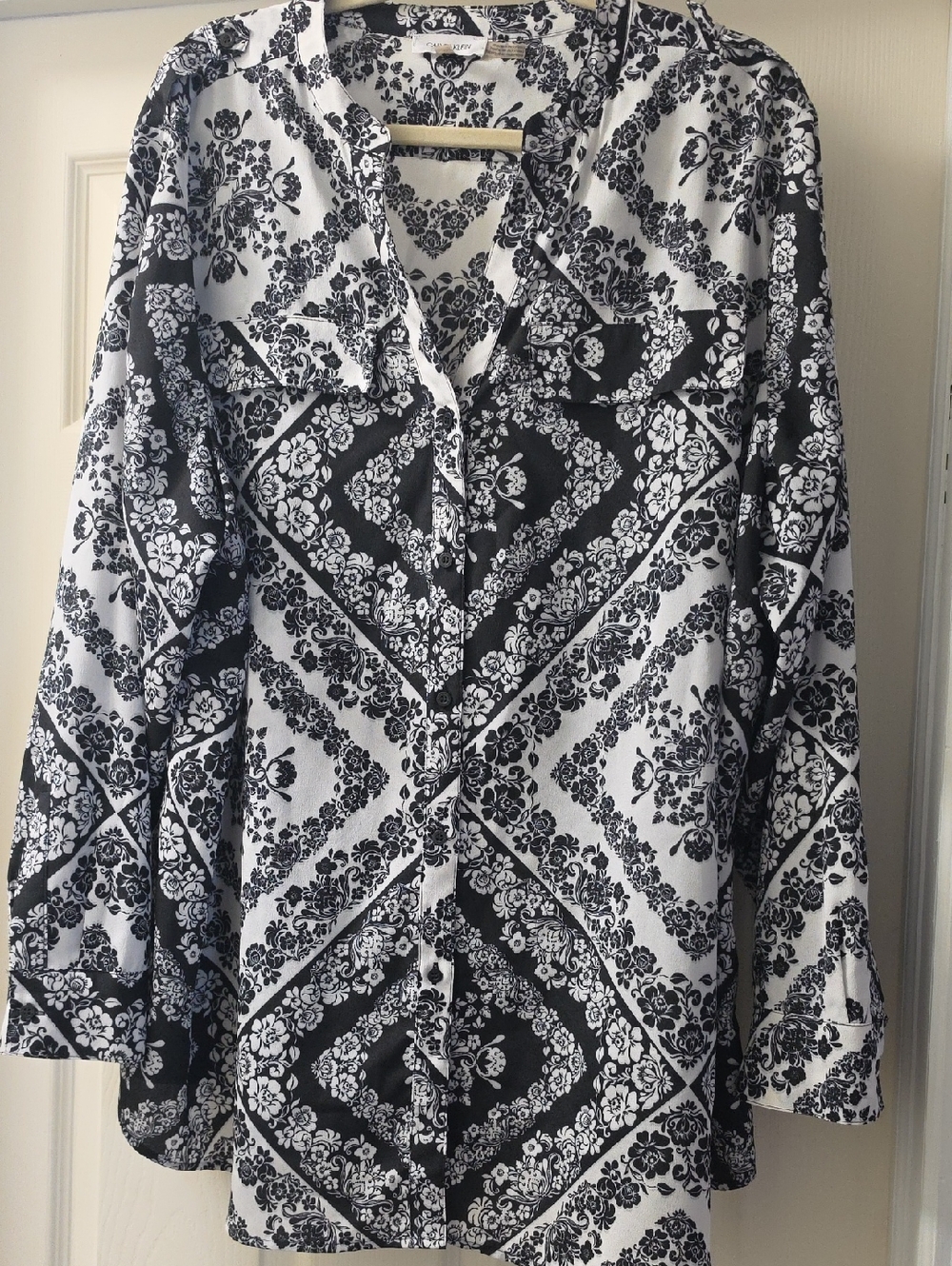 Black & White Floral Print Women's Shirt